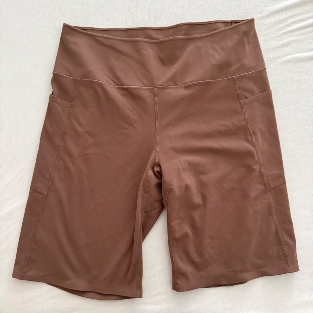Uniqlo Women's Tan Bike Shorts